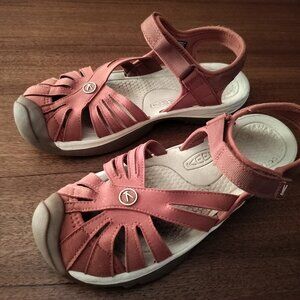 Keen Sandals – size 8.5, red
